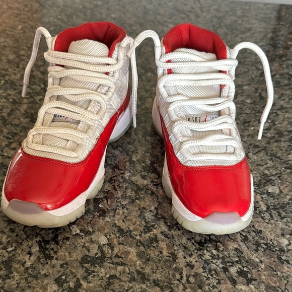 Jordan retro 11 Cherry Red and White Sneakers Y4.5 or W6.5 - Picture 5 of 15